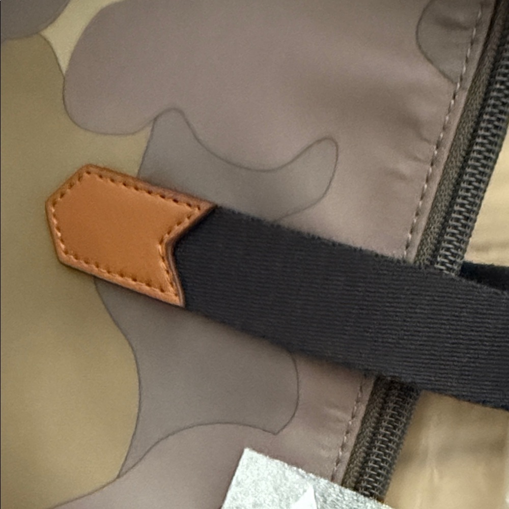 Stella & Dot Crush It Gym Bag - Picture 2 of 4